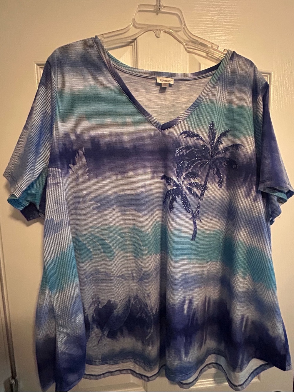 Avenue Blue and Teal Palm-Print V-Neck Short Sleeve Top